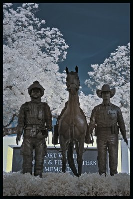 FORT WORTH  POLICE AND FIREFIGHTERS MEMORIAL   DSC_5922w.jpg