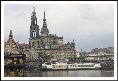 Hofkirche and the Elbe