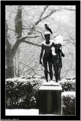 20060314 - Bird & statue -