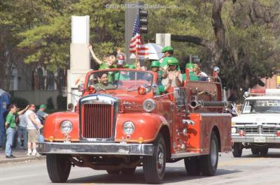 Classic Firetruck-Mack 2