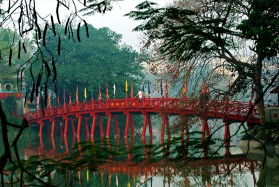 The Huc bridge in Hanoi to Ngoc Son Temple