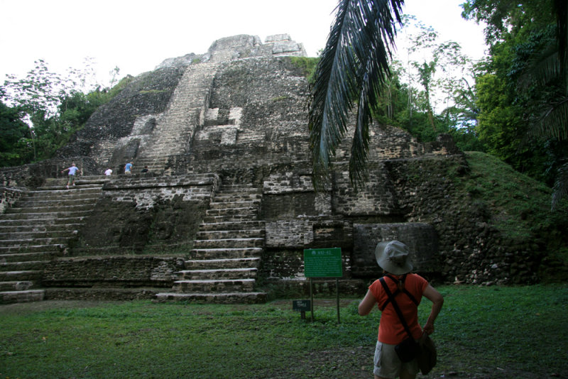 El Castillo, Structure N10-43