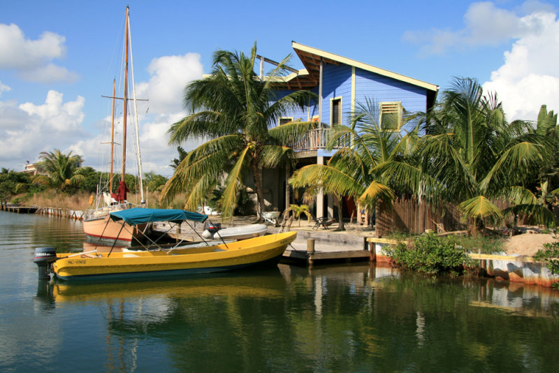 Placencia Lagoon side