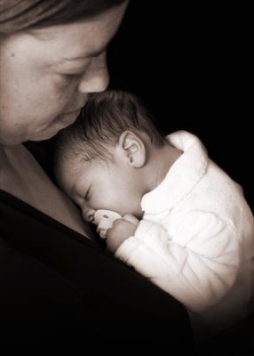 Ashley's Newborn Photos with Mom, Dad, and Kelsey