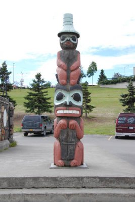 Totem Pole 01.jpg