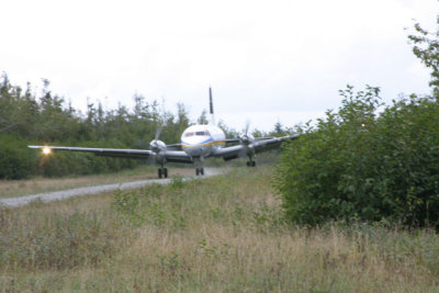 Hawker landing at dry bay.jpg