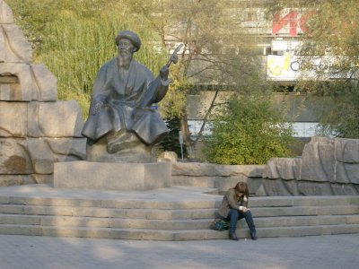 Zubanov monument on Dostyk. More mobiles than Dombras in Almat nowadays