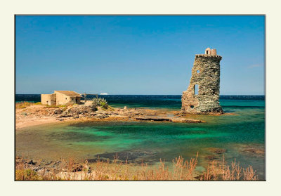 La tour génoise de Santa Maria au cap Corse
