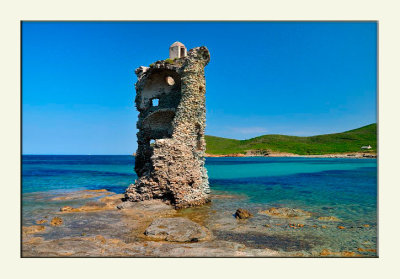 La tour gnoise de Santa Maria au cap Corse
