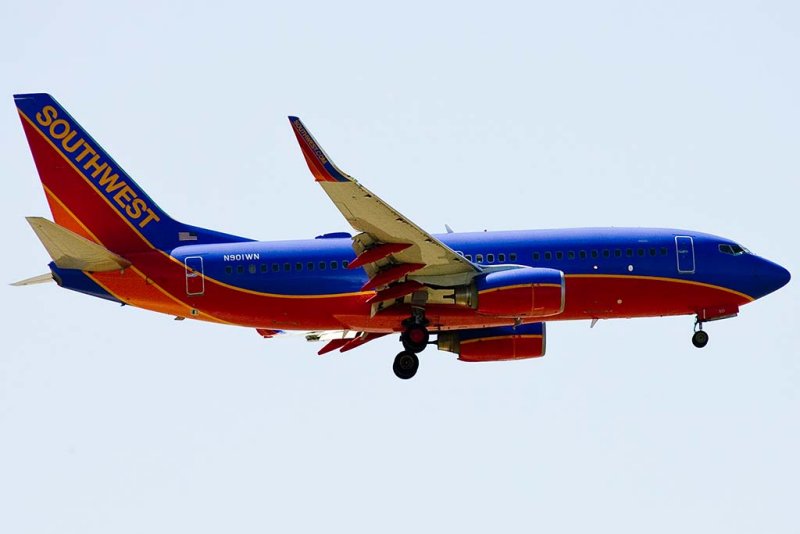 4/16/2009  Southwest Airlines Boeing 737 N901WN