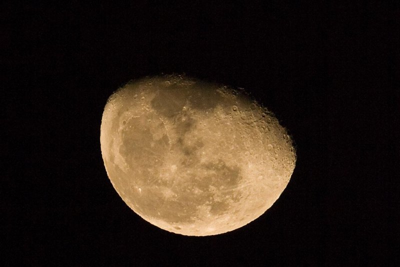12/5/2009  Moon