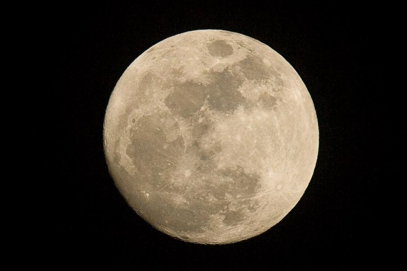 3/28/2010  Moon
