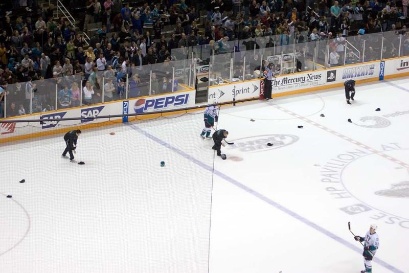 Hats on the ice for Jonathan Cheechoo's hat trick
