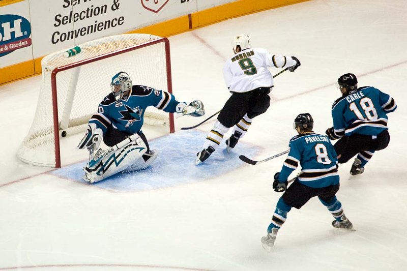 Short-handed second Goal by Mike Modano