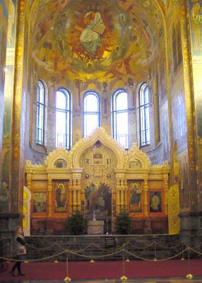 The Central Nave and the Iconostasis