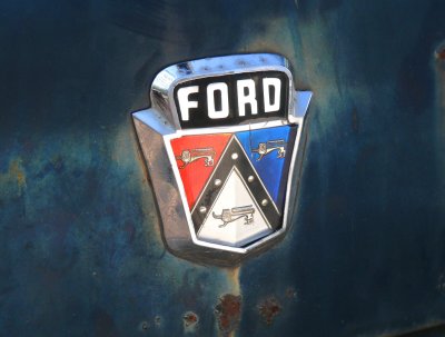 insignia on a ford fairlane