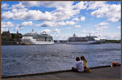 18-Two-Cruise-Ships-by-the-Oslo-Harbour.jpg