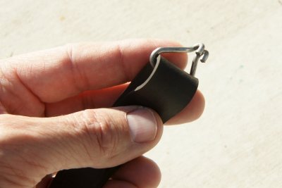 Rubber Strap for Plastic Oil Overflow Bottle - Photo 2