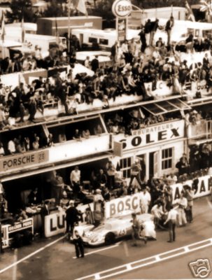 PITSTOP FOR THE PORSCHE 917K OF ATTWOOD-HERRMANN - WINNER LE MANS 1970.jpg