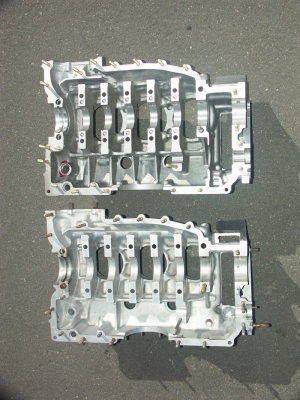 Early 2.0 Liter and RSR 3.0 Liter Sandcast Alloy Crankcase Comparison - Photo 19