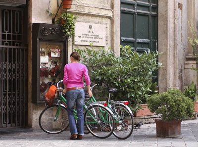 Girl and Bikes near Pantheon.jpg