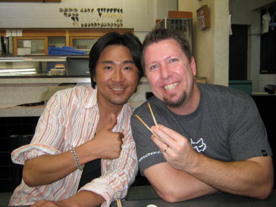 Aki gives the American sign, I give the Japanese one (using chopsticks of course).