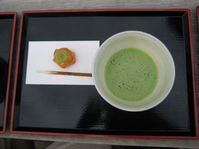 There is a traditional way of drinking the tea, which Ono