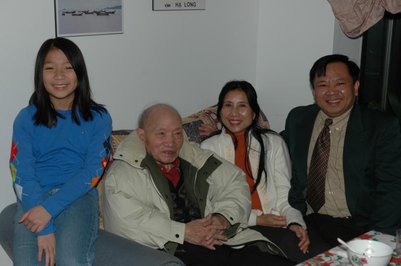....cuoi cung la Youla vao chup voi On ...