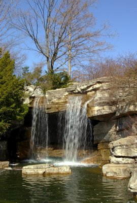 02_3023_waterfall_in_sun.JPG