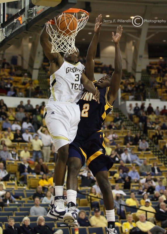 Jackets F Lawal slams over Spartans F Sellers