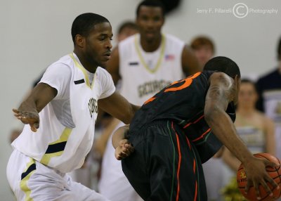 Yellow Jackets G Clinch defends Hurricanes G Dews