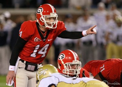 Georgia QB Joe Cox points out assignments prior to taking the snap
