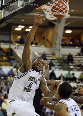 Tech F Favors slam dunks for two