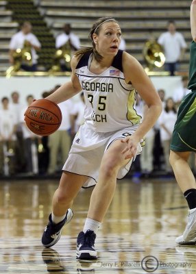Georgia Tech F Ardossi looks for an opening