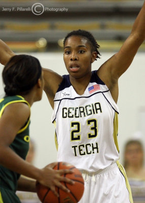 Georgia Tech G Foster defends an Oregon player