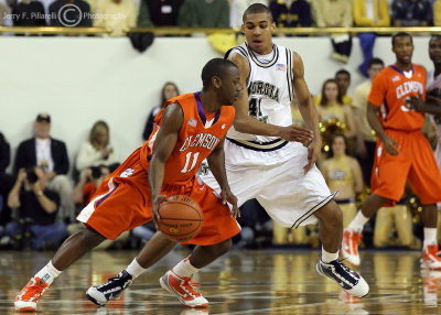 Jackets G Rice picks up defense of Tigers G Young at mid-court