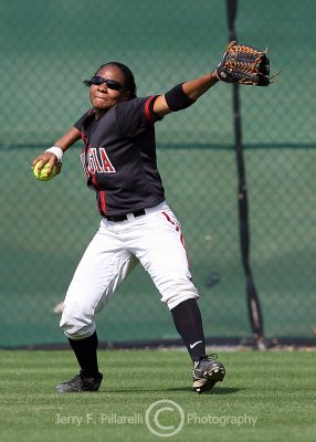 Georgia LF Victoria Sanders throws to the infield after making a catch