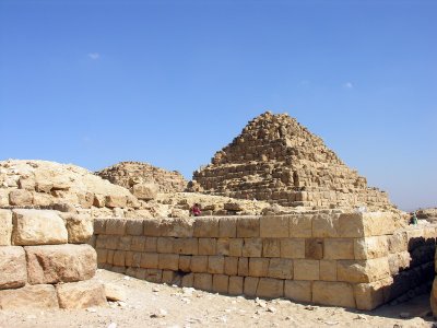 Pyramids Of Giza_07.JPG
