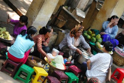 Lunchtime Mandalay Market