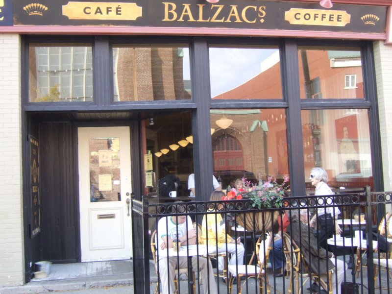 TD6 Stratford - Balzacs coffee house.JPG