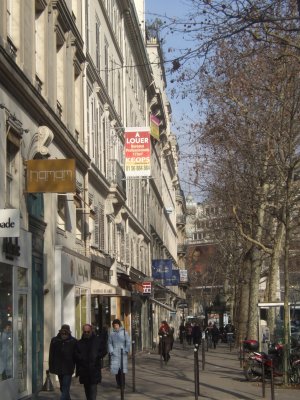 P  Au Printemps shopping area - 1