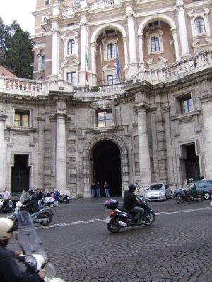 RJ1 Via IV Novembre.JPG