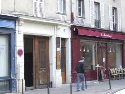 MC06 rue Charlemagne - entrance.JPG