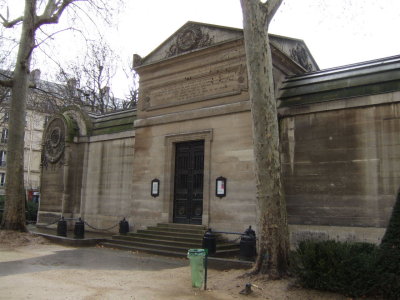 TC6 Tomb of Louis XVI.JPG