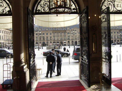 TJ1 Place Vendome from the Ritz.JPG