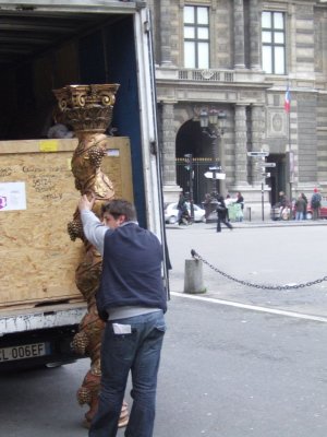 TN4 Outside Louvre.JPG