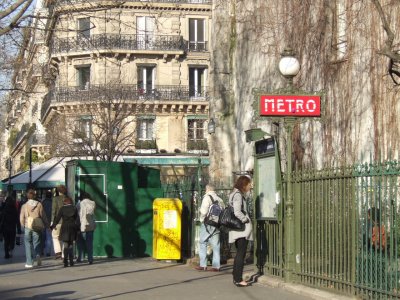 LJ3 Metro St Germain des Pres.JPG