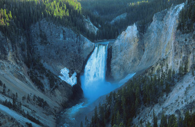 Lower Falls of the Yelowstone River, Yellowstone National Park, Wyoming