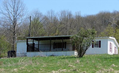 Second of three abandonned houses