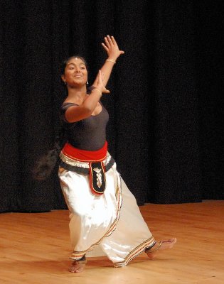 5961 Sri Lankan Dance - 4 web.jpg